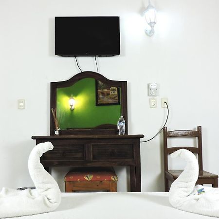 Hotel Valladolid Екстер'єр фото