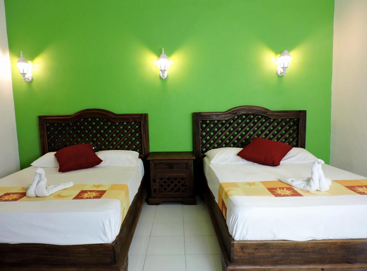 Hotel Valladolid Екстер'єр фото