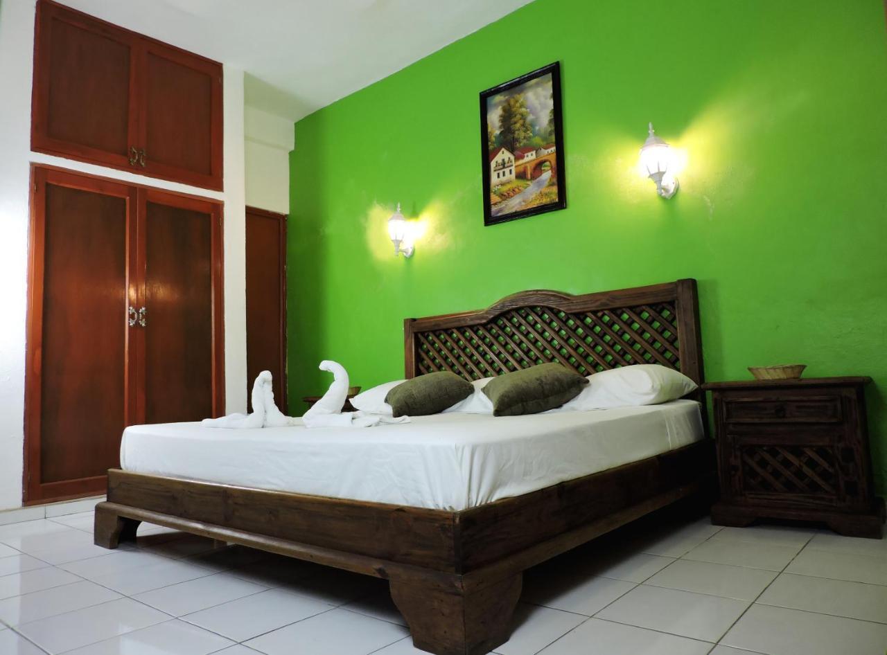 Hotel Valladolid Екстер'єр фото