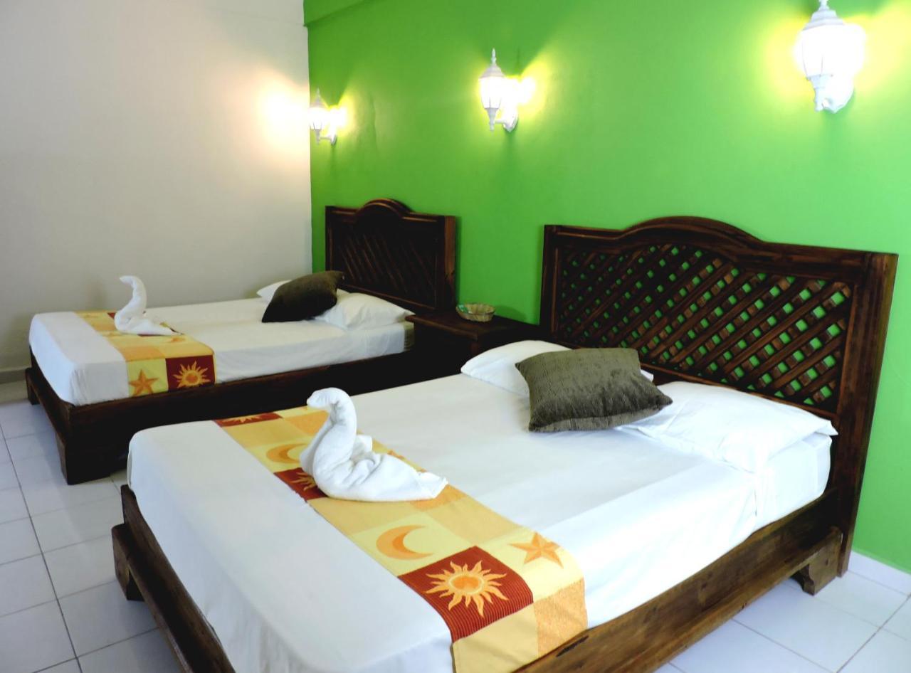 Hotel Valladolid Екстер'єр фото