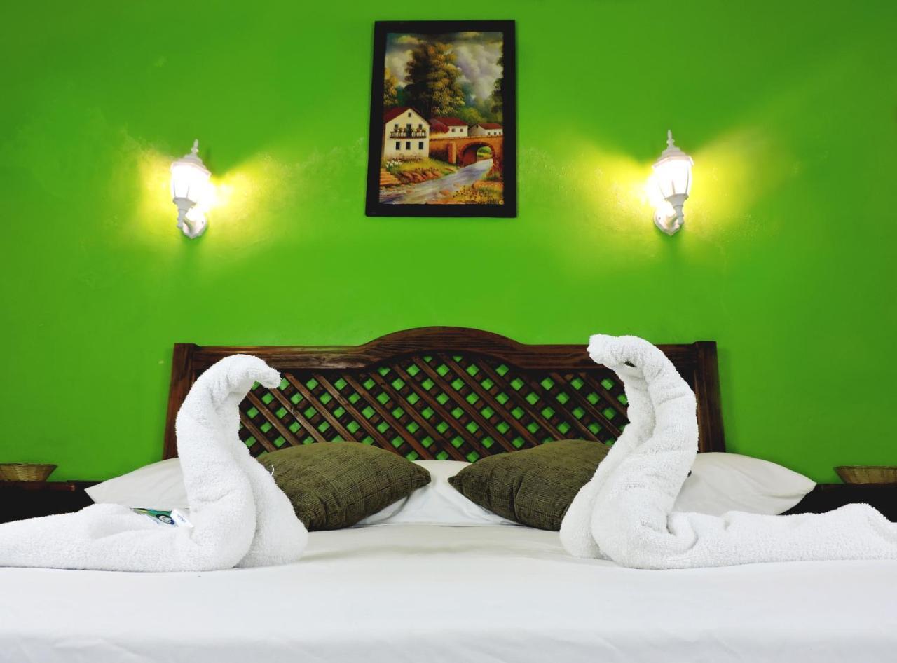 Hotel Valladolid Екстер'єр фото