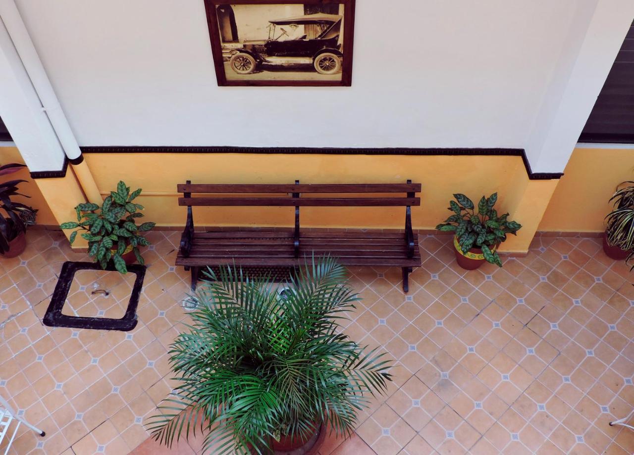 Hotel Valladolid Екстер'єр фото