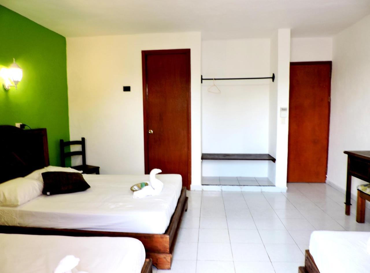 Hotel Valladolid Екстер'єр фото